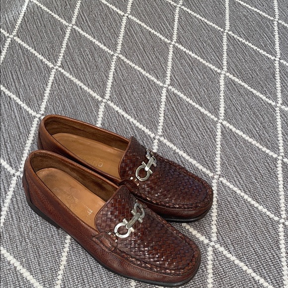 Vintage Salvatore Ferragamo Woven cognac Loafers with Silver Ferragamo buckle - Picture 12 of 16
